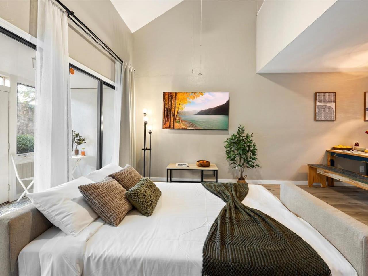 Artist'S Tower Townhome Just Renovated W Loft Gainesville Kültér fotó