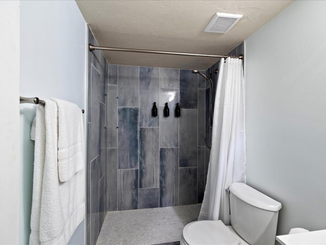 Artist'S Tower Townhome Just Renovated W Loft Gainesville Kültér fotó