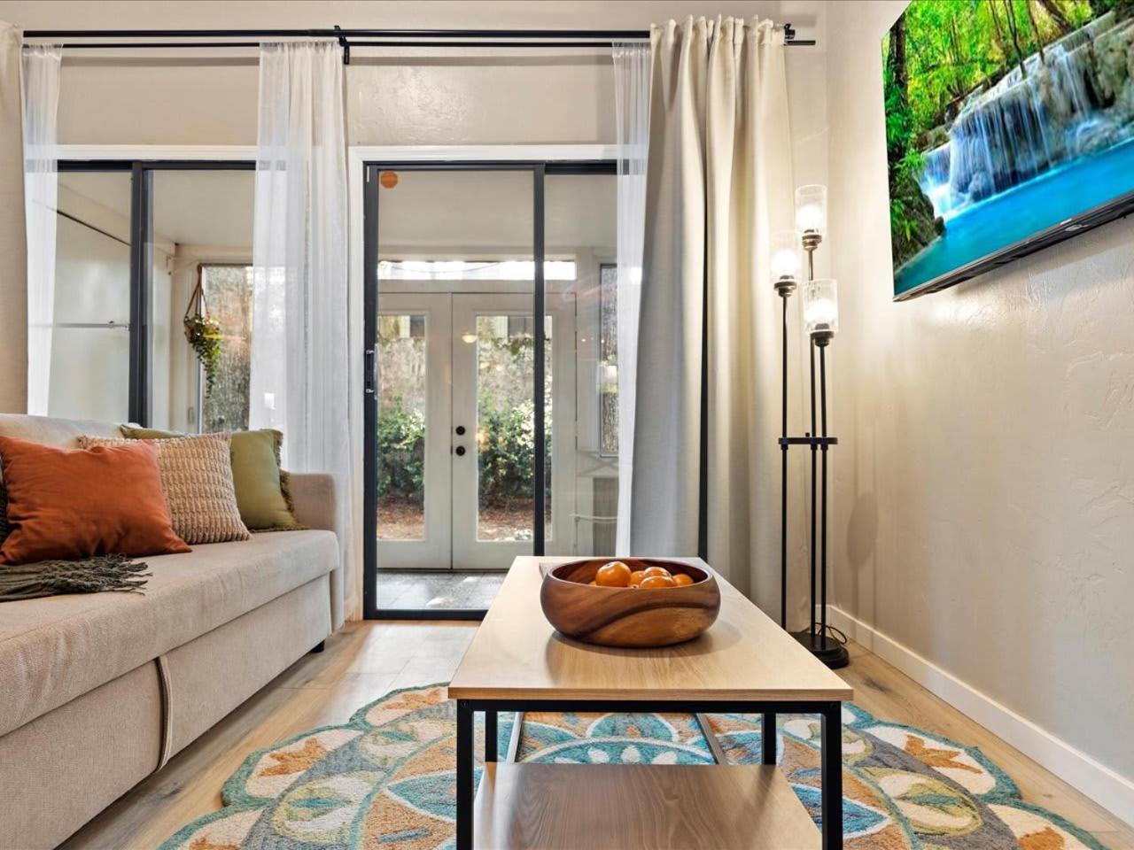 Artist'S Tower Townhome Just Renovated W Loft Gainesville Kültér fotó