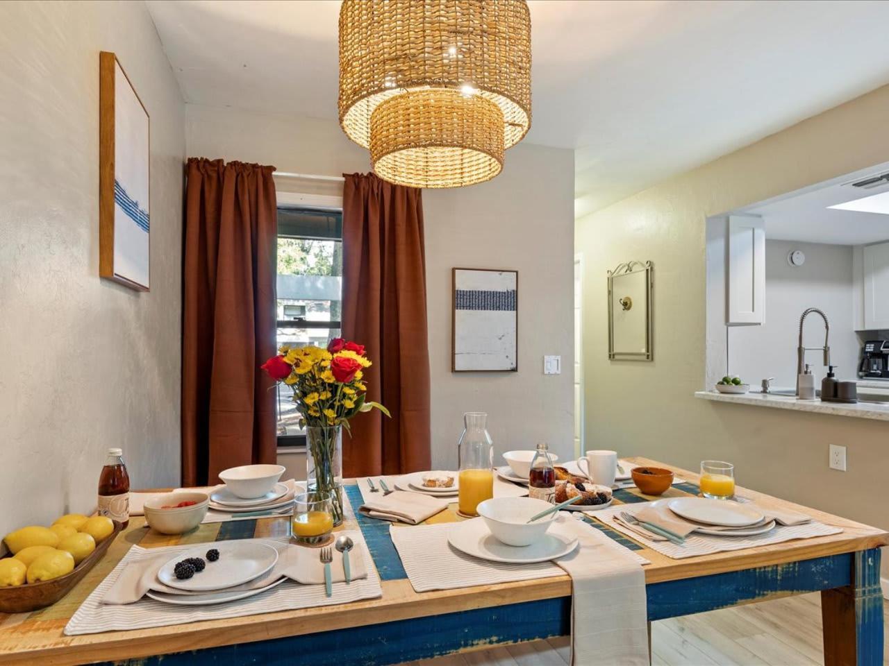 Artist'S Tower Townhome Just Renovated W Loft Gainesville Kültér fotó